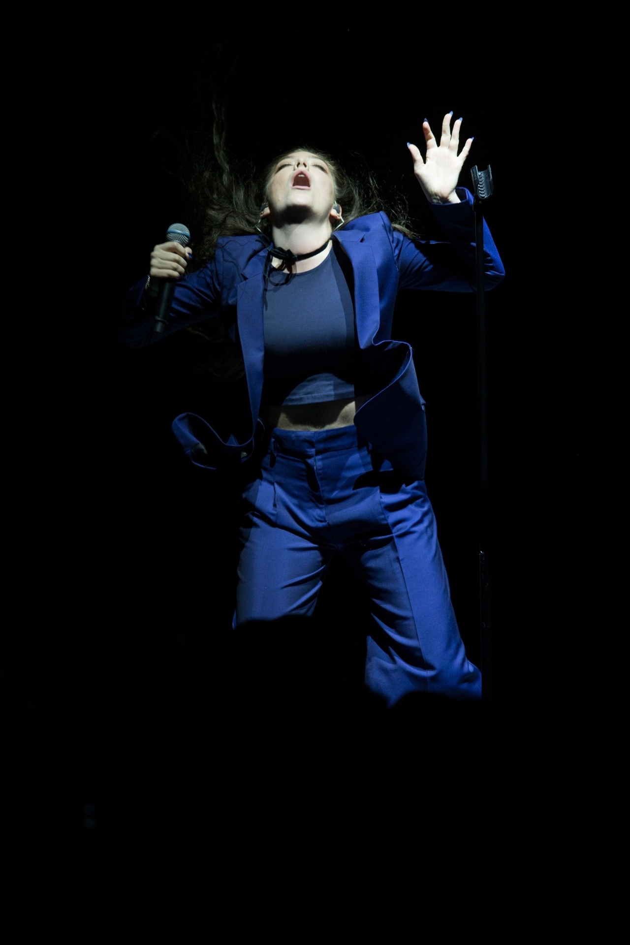 06.out.2014 - A cantora Ella Marija Lani Yelich-O'Connorat, conhecida como Lorde, se apresenta no The Greek Theatre, em Los Angeles - Mark Davis/Getty Images