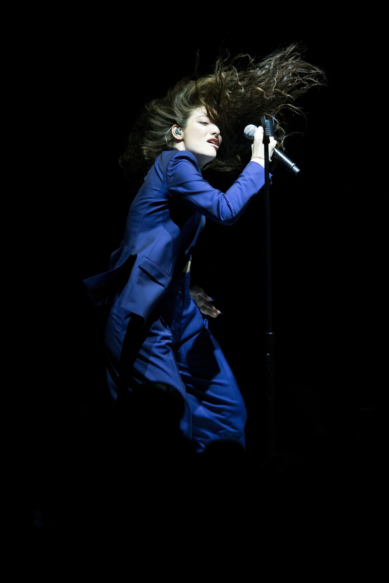 06.out.2014 - A cantora Ella Marija Lani Yelich-O'Connorat, conhecida como Lorde, se apresenta no The Greek Theatre, em Los Angeles - Mark Davis/Getty Images