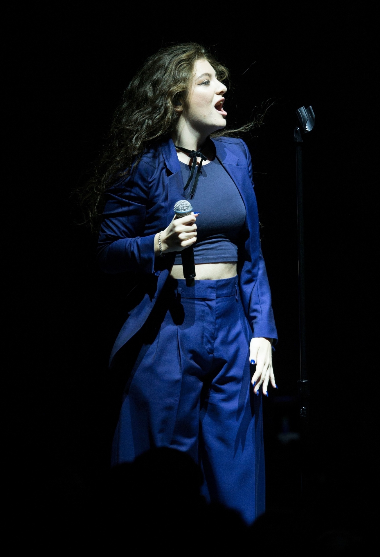 06.out.2014 - A cantora Ella Marija Lani Yelich-O'Connorat, conhecida como Lorde, se apresenta no The Greek Theatre, em Los Angeles - Mark Davis/Getty Images