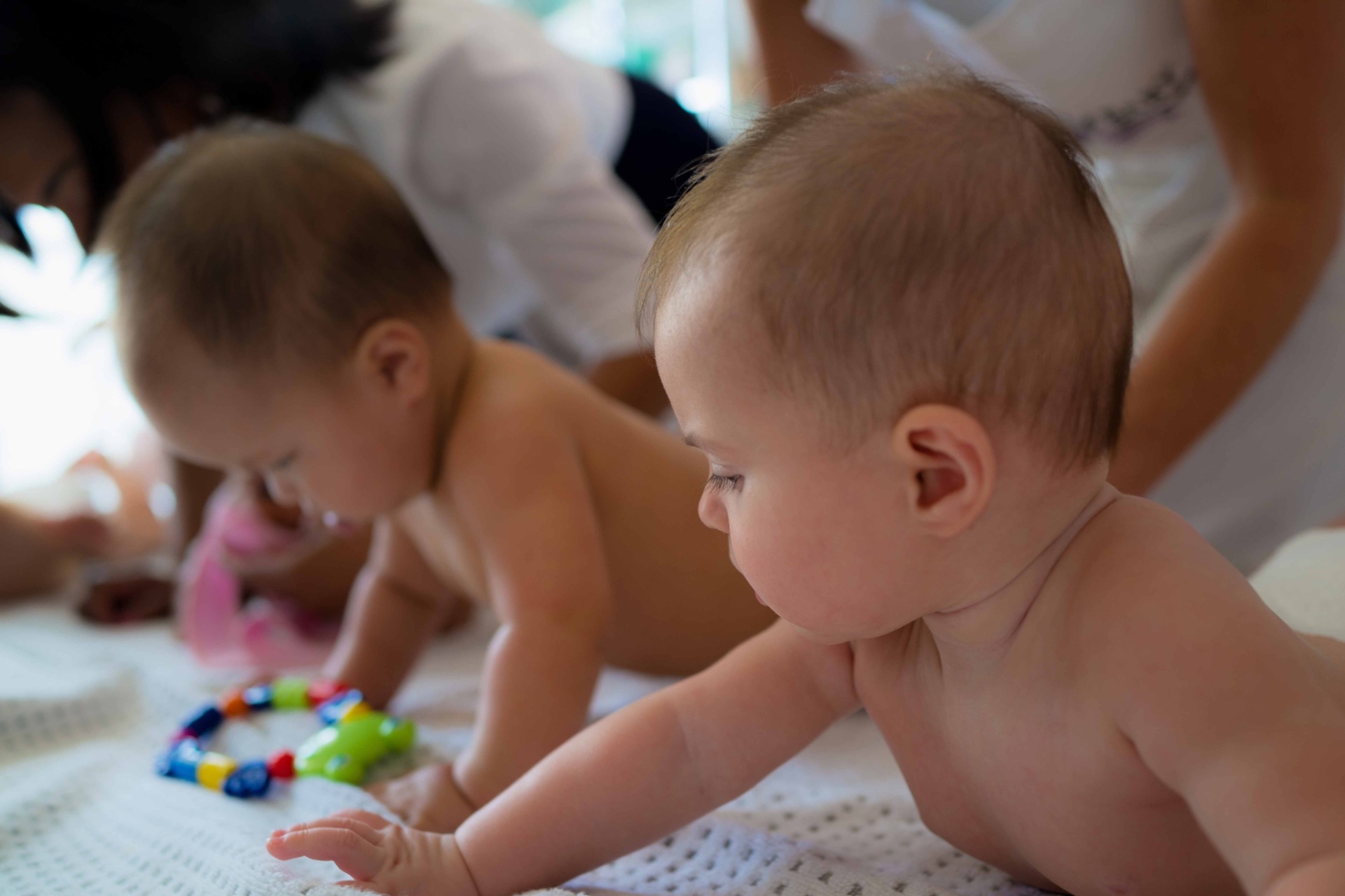 De acordo com o spa, pais relatam melhora na atividade respiratória da criança, na circulação sanguínea, além do desenvolvimento cognitivo. No entanto, não há comprovações científicas dos benefícios da atividade - Divulgação/Float Baby