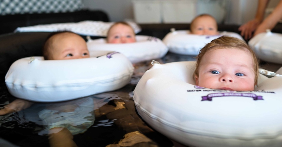 Bebês fazem hidroterapia e recebem massagem em spa nos Estados Unidos