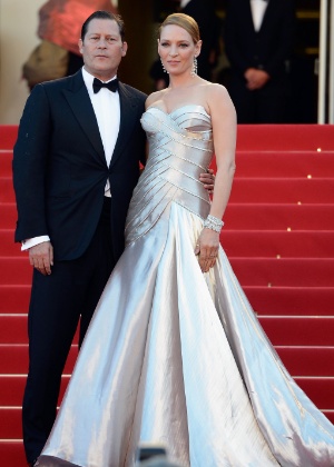 Uma Thurman, com o ex-noivo, Arpad Busson no Festival de Cannes, em 2013