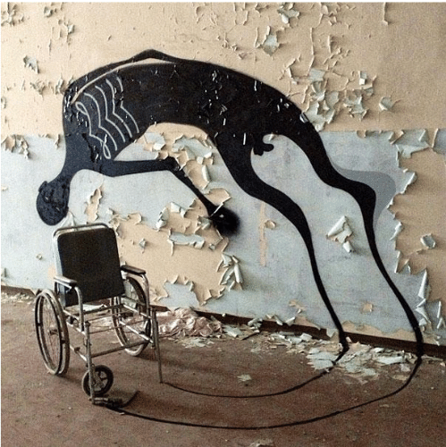 Obra do projeto "1000 Shadows" do artista brasileiro Herbert Baglione em manicômio abandonado na cidade de Parma, na Itália