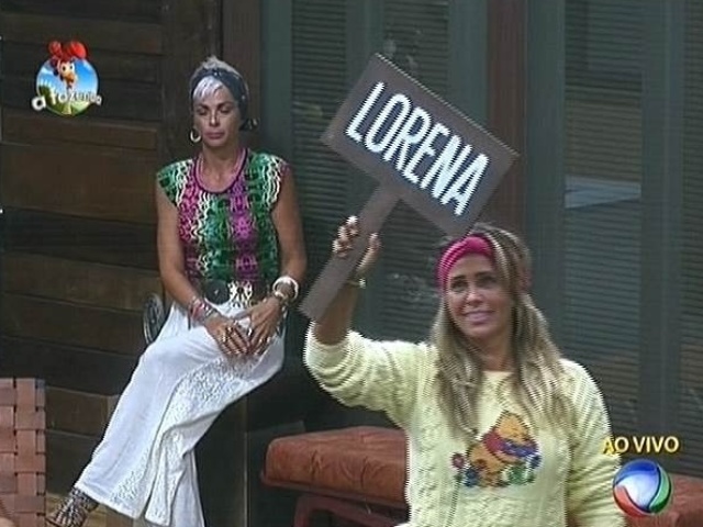 23.out.2014 - Andréia Sorvetão aposta no retorno de Lorena Bueri na quinta roça de "A Fazenda 7"