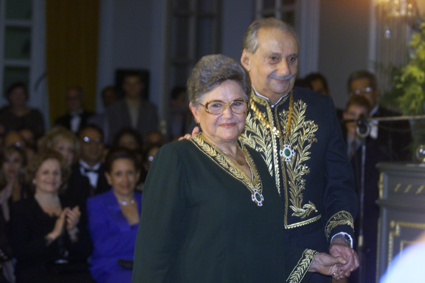 Em novembro de 2010, a escritora Zélia Gattai, 85, recebeu ao lado do acadêmico Carlos Heitor Cony, o título de imortal da Academia Brasileira de Letras - Alexandre Campbell / Folhapress