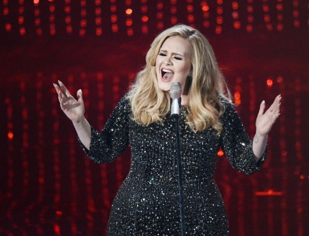 A cantora Adele, que não lança álbum de estúdio desde janeiro de 2011 - Divulgação