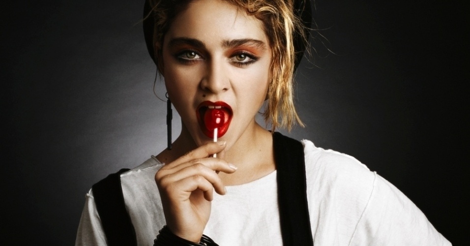 Madonna não precisa de um sobrenome para ser a rainha do pop. É a cantora mais bem sucedida de todos os tempos, com mais de 300 milhões de discos vendidos. Nome completo: Madonna Louise Ciccone.