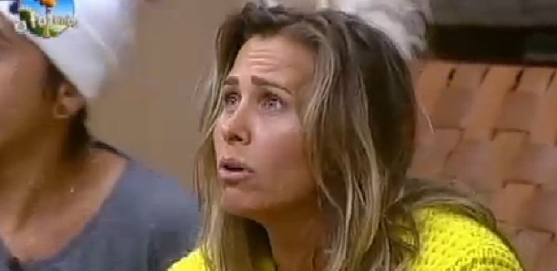 28.out.2014 - Após votação do público, Andréia Sorvetão é escolhida para deixar Equipe Avestruz e ir para Coelho