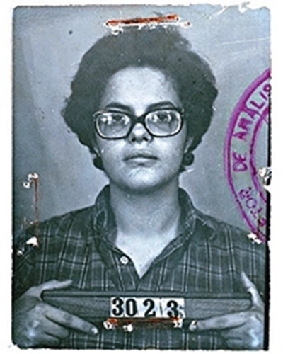 Fotografia 3x4 de Dilma Rousseff aos 22 anos, pertencente aos arquivos do Dops, que foi tirada quando a então universitária foi presa, em 1970 - Reprodução