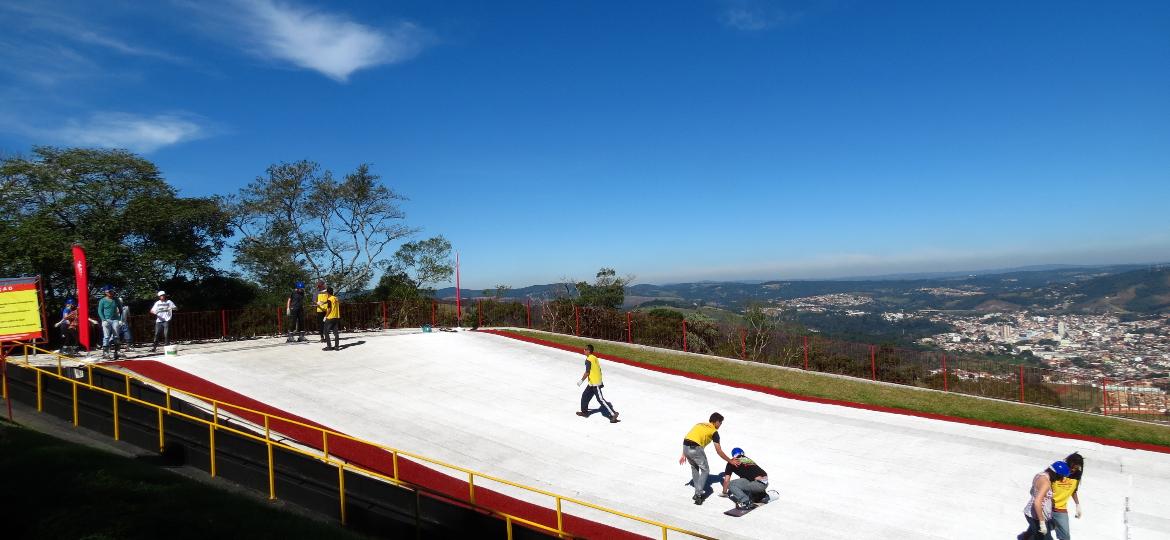 O Ski Mountain Park em São Roque (SP) - Divulgação/Ski Mountain Park