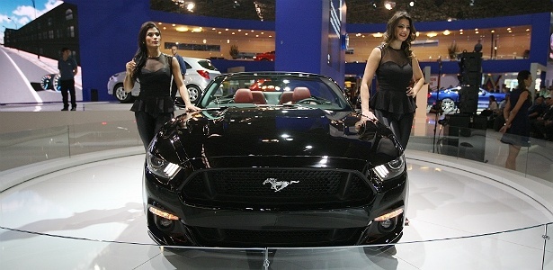 Ford Mustang conversível no Salão de São Paulo 2014 - Luiz Carlos Murauskas/Folhapress - Luiz Carlos Murauskas/Folhapress