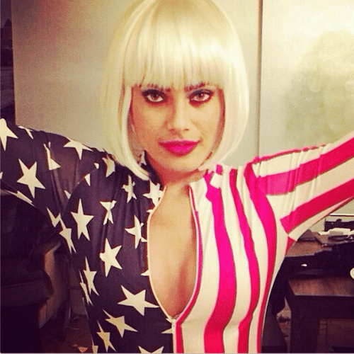 31.out.2014 - Em viagem a Nova York, nos Estados Unidos, Ildi Silva usa figurino estilo "american girl power" para celebrar o Halloween, nesta sexta-feira