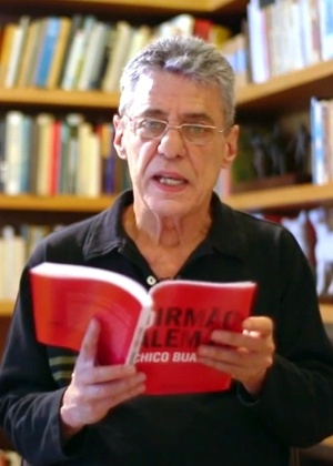 Chico Buarque é um dos dois brasileiros na lista dos 20 livros de ficção mais vendidos em 2015 - Reprodução