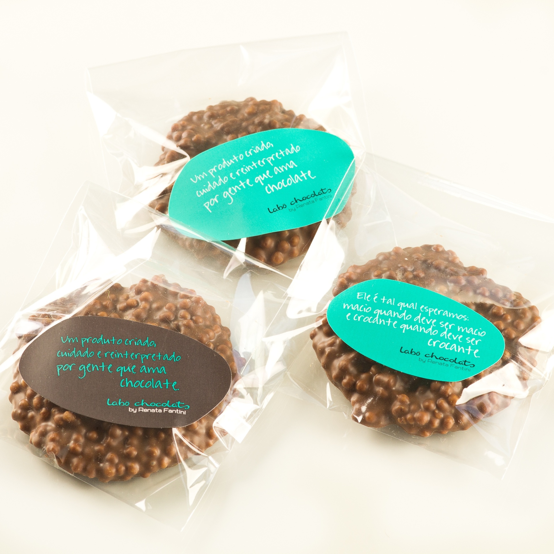 baby bum Labö Chocolats | Disco com 7,5 cm de diâmetro de chocolate com flocos de cereais, da Labö Chocolats. Possui versões em chocolate ao leite ou meio amargo. R$ 5 a unidade. O produto é uma das novidades da feira Baby Bum (www.babybum.com.br/sao-paulo), que é aberta ao público - Divulgação