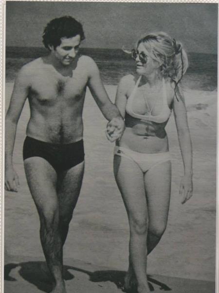 Cantora Wanderléa posa ao lado do ex-marido José Renato Barbosa de Medeiros, filho de Chacrinha, que morreu na quinta-feira, 6, de novembro, após complicações respiratórias e cardiológicas, no Rio de Janeiro - Reprodução/Facebook - Reprodução/Facebook