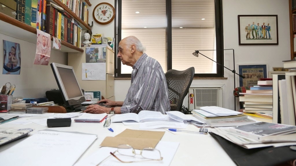 Zuenir Ventura recebe UOL em sua casa - Marco Antonio Cavalvalcanti/UOL