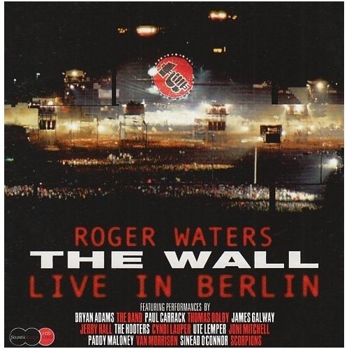 THE WALL LIVE IN BERLIN - A ontológica apresentação ao vivo de Roger Waters em 21 de junho de 1990, oito meses após a queda do muro, se apresentou para 350 mil pessoas e os portões foram abertos, trazendo pelo menos mais 100 mil para assistir ao show com músicas do icônico álbum "The Wall", do Pink Floyd. A apresentação contou com diversos convidados, como Sinéad O'Connor, Cyndi Lauper, Scorpions, Thomas Dolby e Bryan Adams - Divulgação