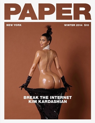 Kim Kardashian deixa o bumbum de fora na capa da revista americana Paper