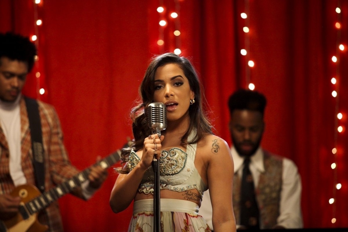 13.nov.2014 - Anitta grava clipe da música "Ritmo Perfeito", na Estudantina Musical, no Rio de Janeiro. Vídeo foi roteirizado pela própria cantora - Claudio Andrade/Photorionews