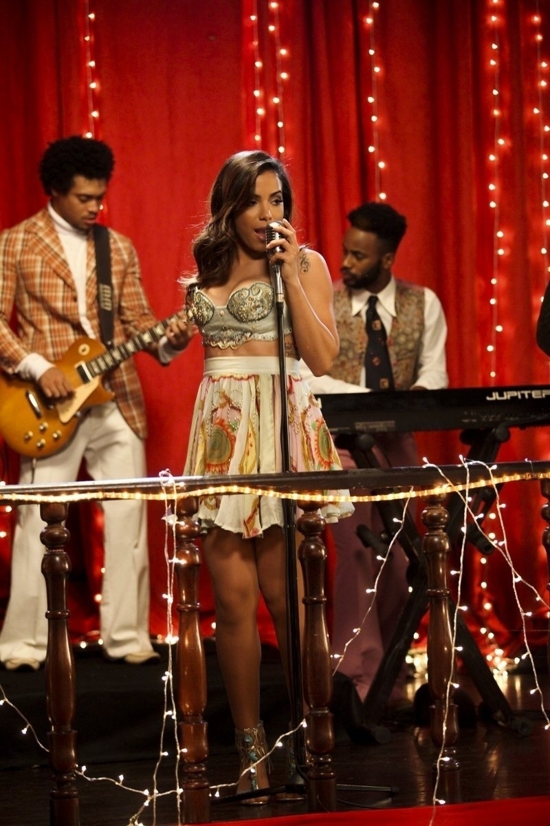 13.nov.2014 - Anitta grava clipe da música "Ritmo Perfeito", na Estudantina Musical, no Rio de Janeiro. Vídeo foi roteirizado pela própria cantora - Claudio Andrade/Photorionews
