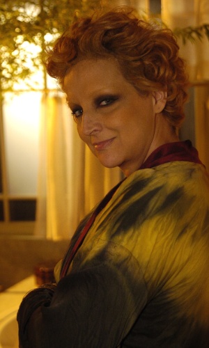 A atriz Betty Lago na pele da personagem Rejane da minissérie "Cinquentinha" (2010)