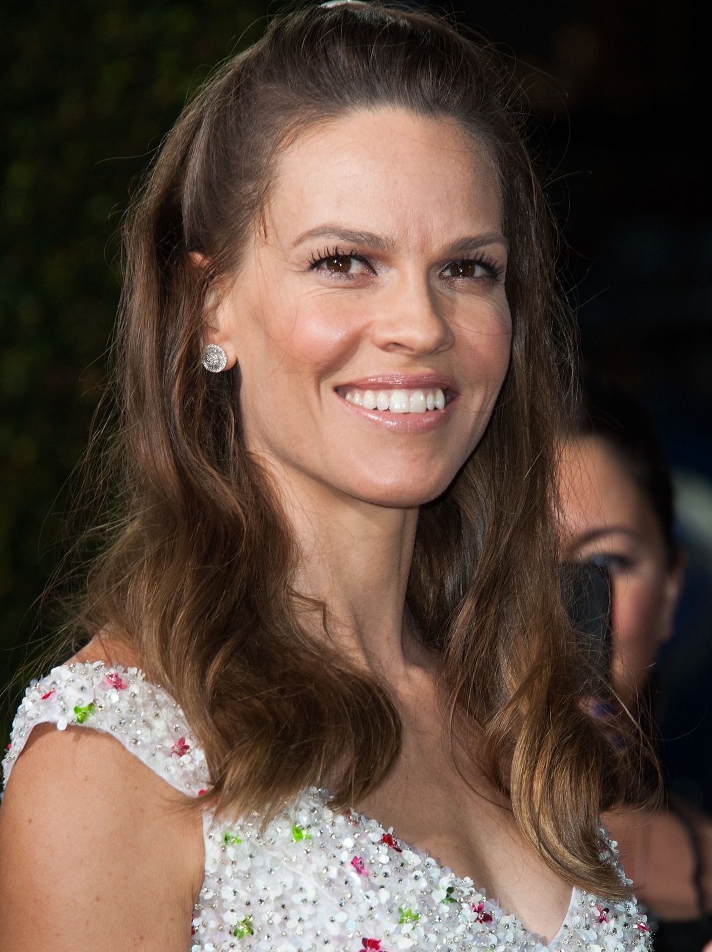 15.nov.2014 - A atriz Hilary Swank no tapete vermelho da premiação - Valerie/AFP