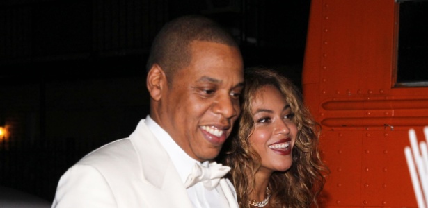 16.nov.2014 - Beyoncé e o marido, Jay-Z, curtem a festa de casamento de Solange, irmã da cantora. A cerimônia aconteceu em Nova Orleans - Grosby Group
