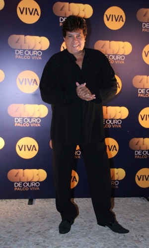 17.nov.2014 - Sidney Magal vai à exibição do primeiro "Globo de Ouro Palco Viva", no Jockey Club Brasileiro, na Gávea, zona sul do Rio de Janeiro, nesta segunda-feira
