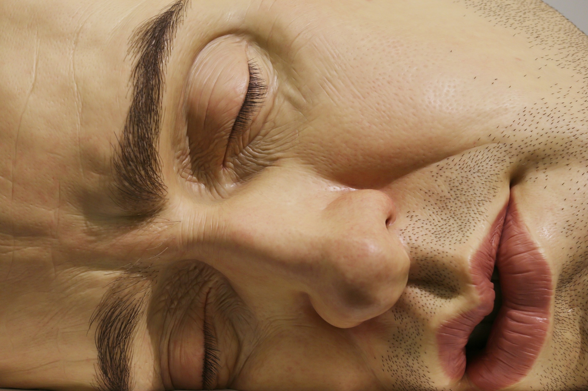 Obra da exposição de Ron Mueck na Pinacoteca de São Paulo - Flávio Florido/UOL