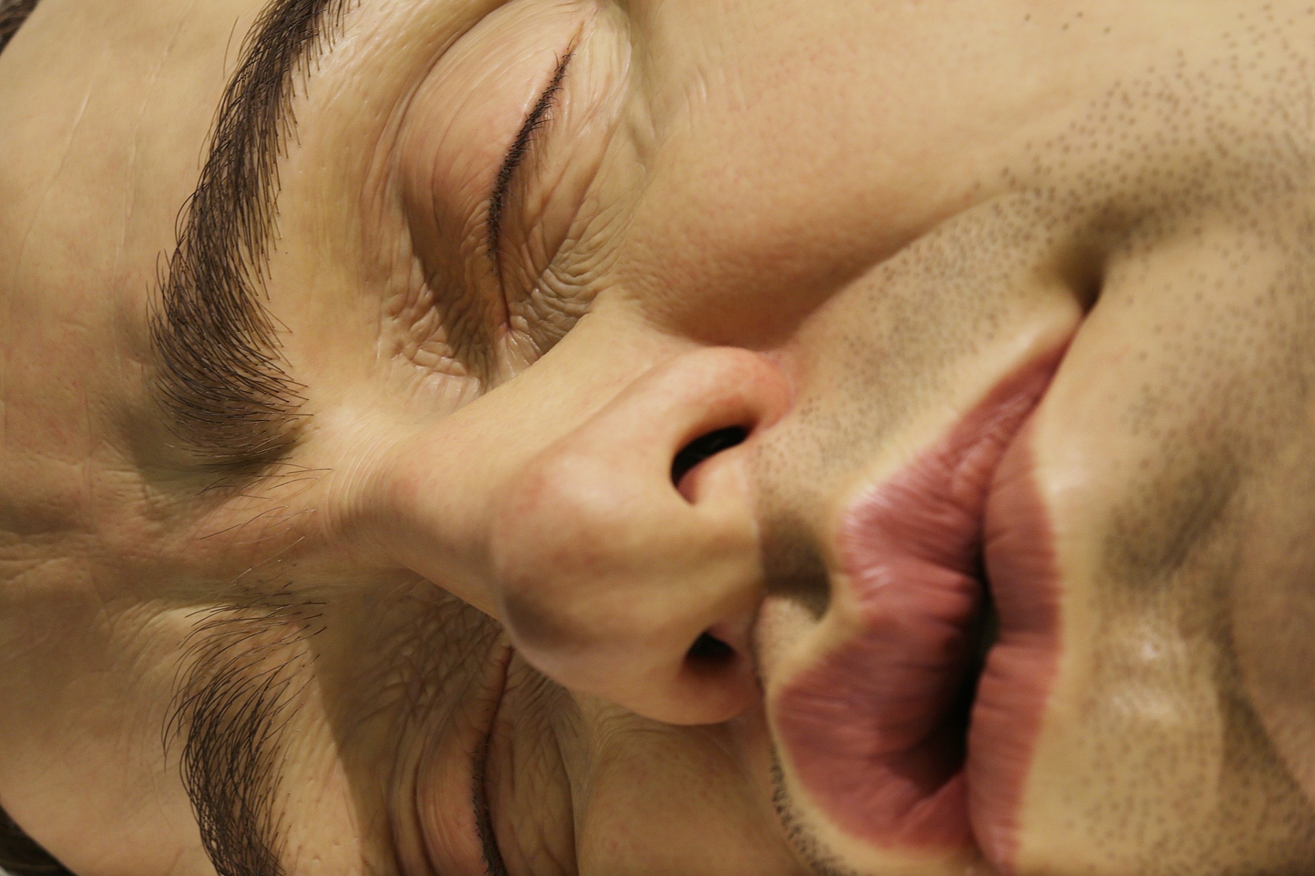 Obra da exposição de Ron Mueck na Pinacoteca de São Paulo - Flávio Florido/UOL