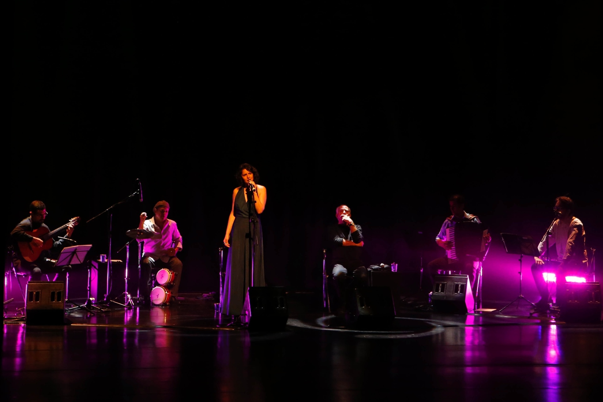 18.nov.2014 - O Prêmio Jabuti, cerimônia mais importante premiação da literatura brasileira foi realizada na noite desta terça (18), no Auditório Ibirapuera, em São Paulo - Junior Lago/UOL