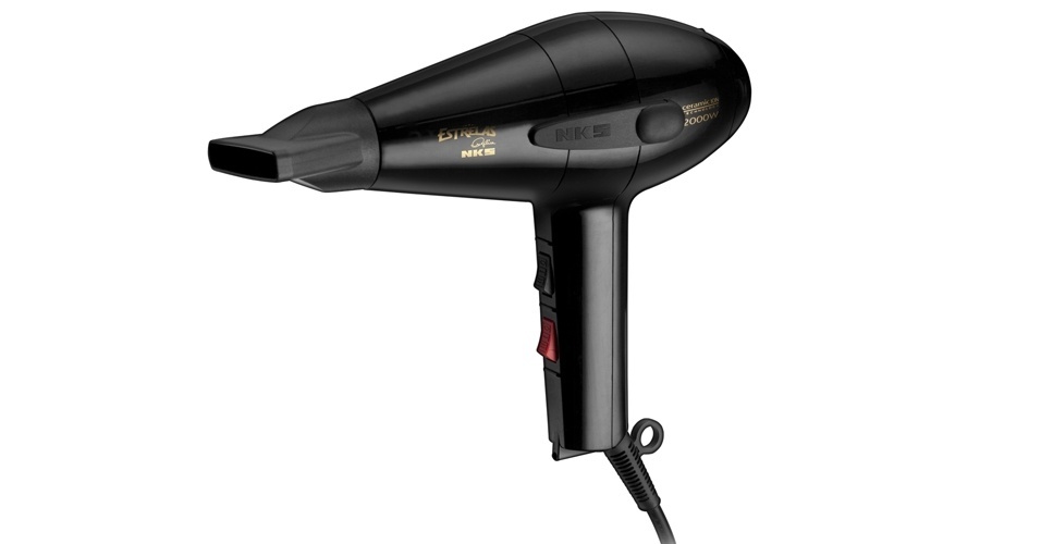 TS-889, NKS. Com 2.000 watts de potência, emite íons, possui grade de cerâmica e botão de ar frio. Preço sugerido: R$ 89,90. SAC: 0800-0951928. | Preço e disponibilidade pesquisados em agosto de 2014 e sujeitos a alteração - Divulgação