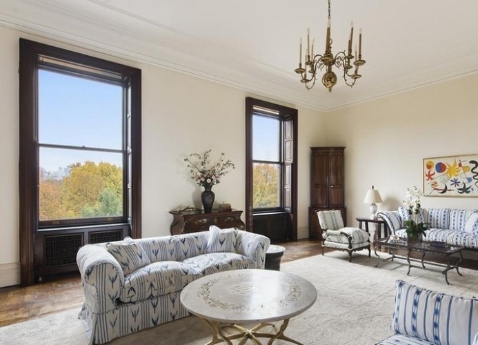 20.nov.2014 - Sala do apartamento que Lauren Bacall viveu por mais de 50 anos, no Edifício Dakota, em Nova York