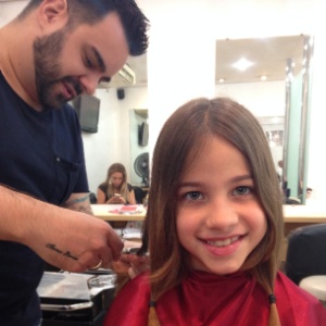 Nina e o cabeleireiro Bruno Lemes - Arquivo Pessoal - Arquivo Pessoal