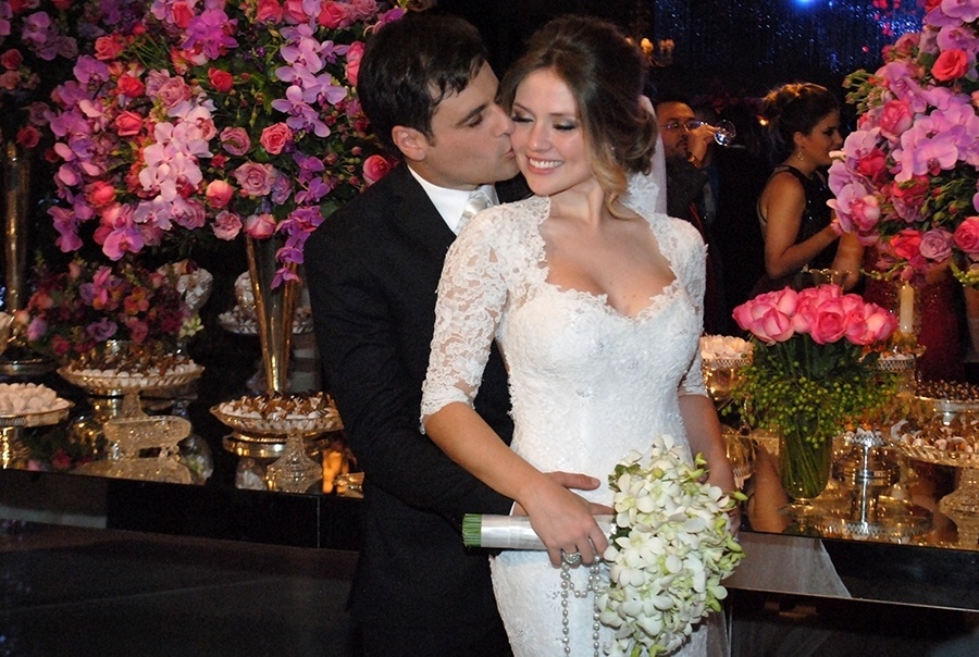 21.nov.2014 - Rodrigo Scarpa e Gabi Baptista se casam com grande festa no Espaço Villa Lobos, zona oeste de São Paulo, nesta sexta-feira