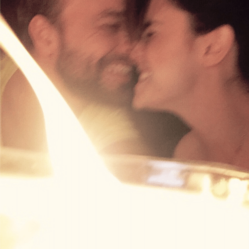 22.nov.2014 - Cássio Reis postou uma foto bem romântica ao lado da namorada, Fernanda Vasconcellos, em sua conta do Instagram, na madrugada deste sábado