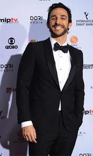 24.nov.2014 - O ator Amir Arison, de "The Backlist", prestigia a 42ª edição do Emmy Internacional
