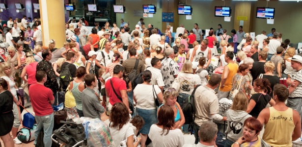 Algumas medidas diminuem o sofrimento de quem embarca em aeroportos lotados - Getty images