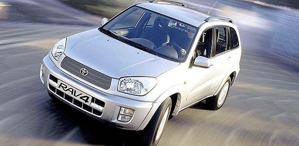 Toyota RAV4 é uma das novas "vítimas" da saga dos recalls da Takata - Divulgação