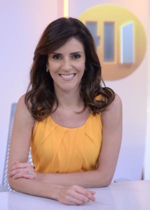 Monalisa Perrone no cenário do "Hora Um" - Zé Paulo Cardeal/Globo