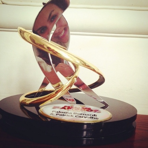 01.dez.2014 - Paloma Bernardi postou foto do troféu conquistado na "Dança dos Famosos 2014"
