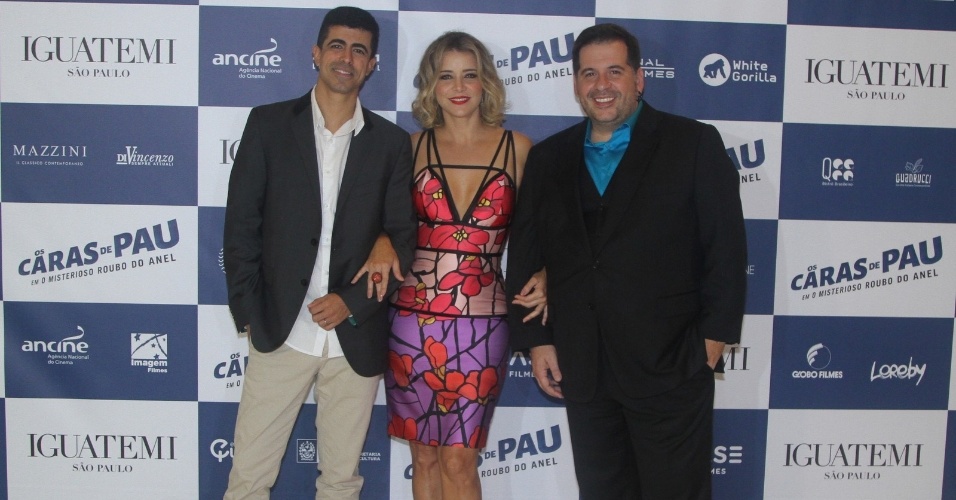 1.dez.2014 - Leandro Hassum, Marcius Melhem, Bruno Mazzeo e Christine Fernandes participam do lançamento do filme "Os Caras de Pau", no shopping Iguatemi, em São Paulo