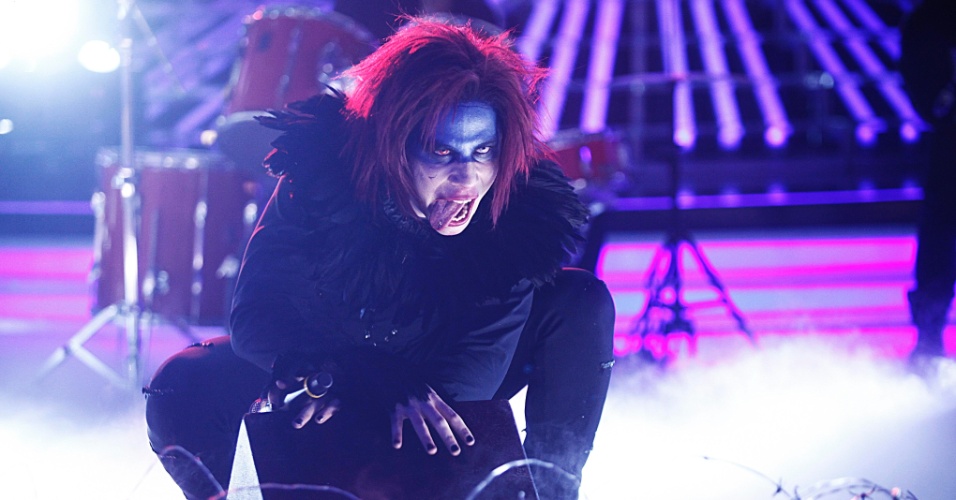 Dez.2014 - Christian Chávez se transforma em Marilyn Manson no palco do "Esse Artista Sou Eu" que vai ao ar nesta segunda-feira (1) no SBT