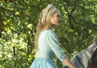 Novo trailer mostra primeiro encontro de Cinderela com o príncipe; veja - Divulgação