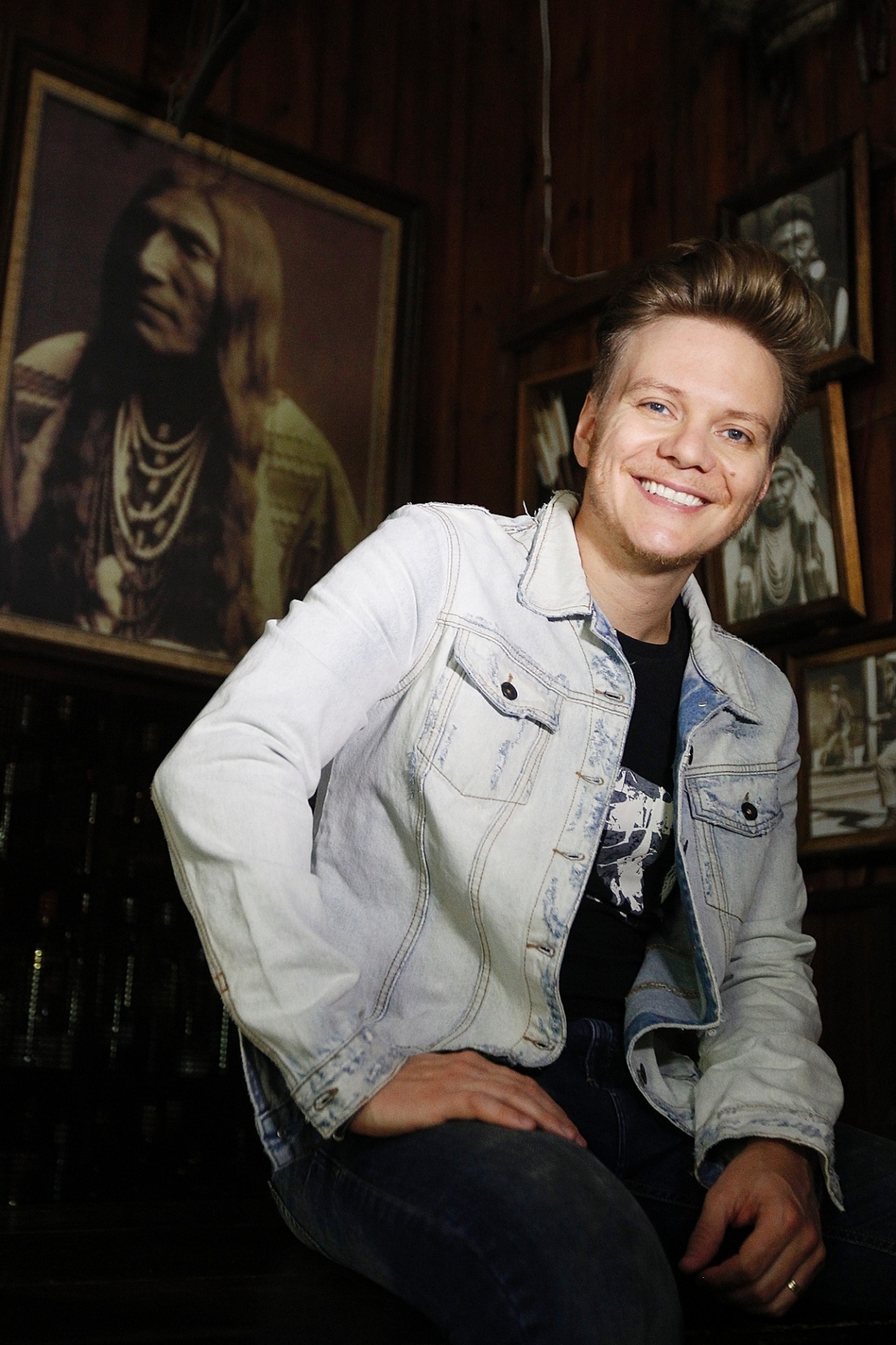 28.11.14 - Cantor Michel Teló durante coletiva do lançamento do CD e DVD "Bem Sertanejo" realizada no Villa Country em São Paulo - Reinaldo Canato/UOL