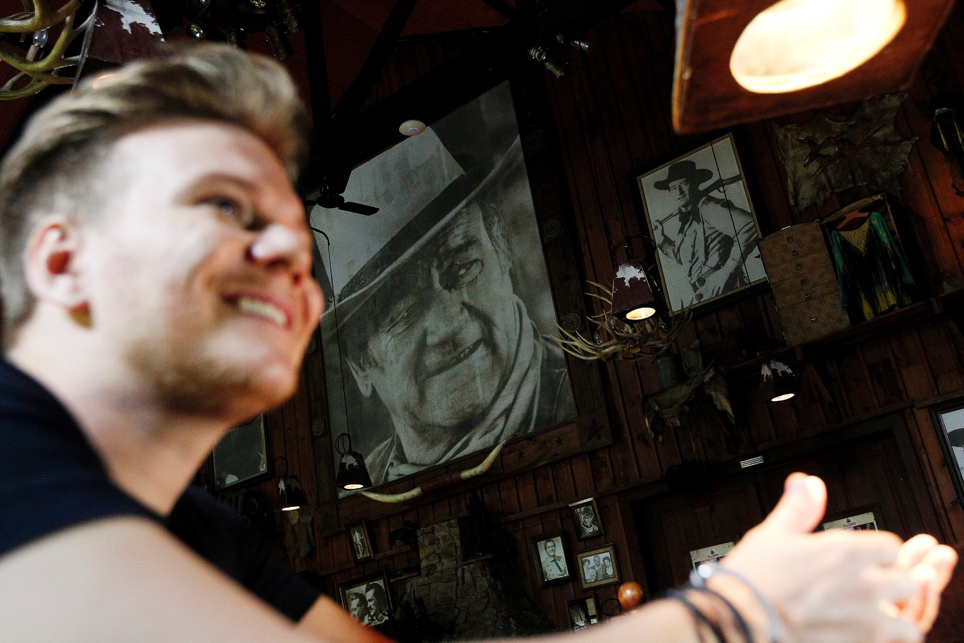 28.11.14 - Michel Teló recebeu a imprensa para falar do CD e DVD "Bem Sertanejo", que lançou recentemente - Reinaldo Canato/UOL