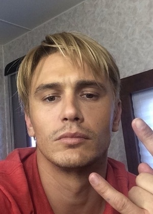 James Franco com os cabelos loiros para interpretar o ativista gay Michael Glatze no cinema - Reprodução/Instagram/@jamesfrancotv