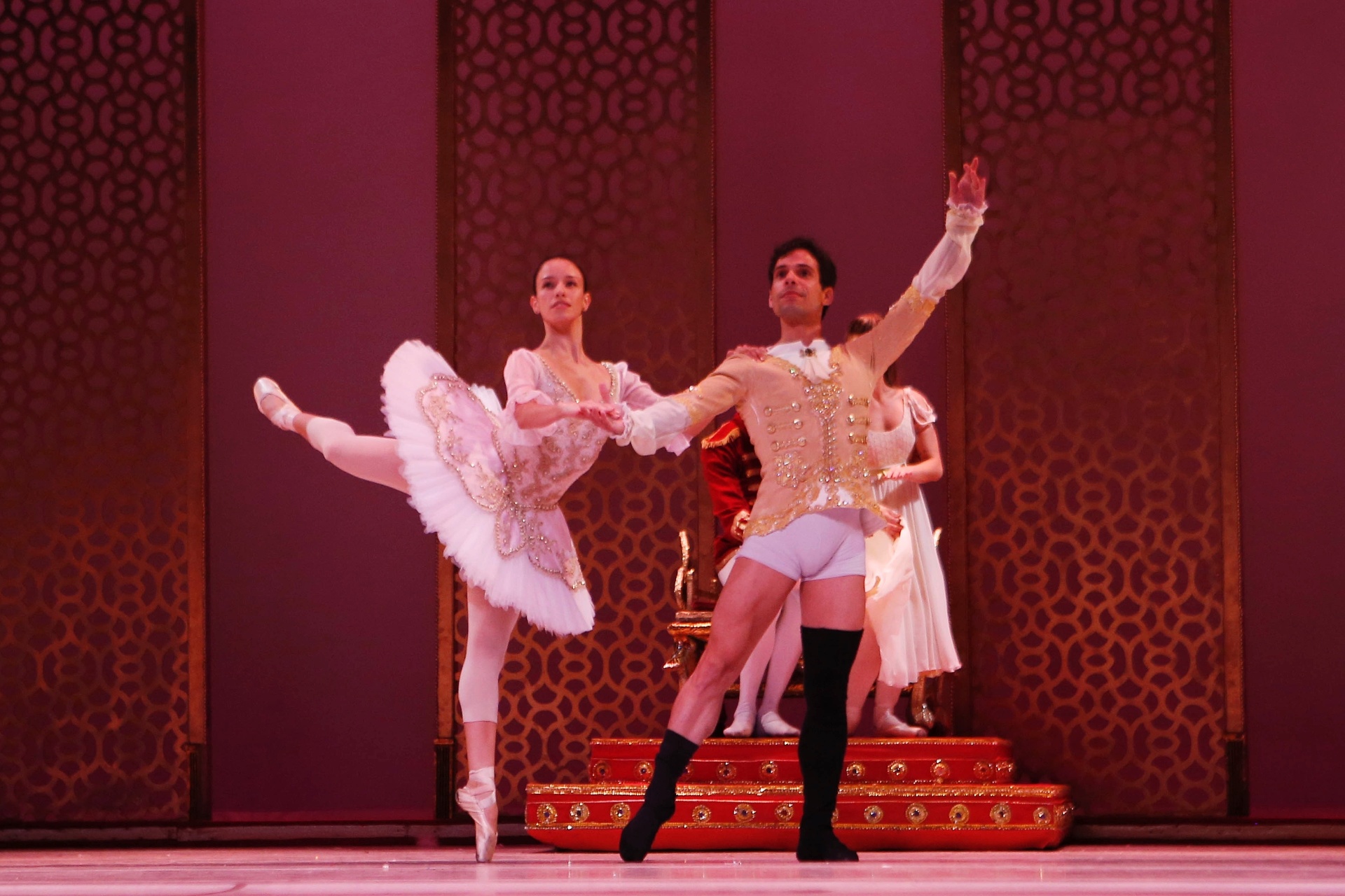 10.dez.2014 - Ensaio geral do espetáculo "O Quebra Nozes", da Cia Cisne Negro, que estreia nesta quinta (11) e fica em cartaz até 21 de dezembro, no Teatro Alfa, em São Paulo. - Junior Lago/UOL