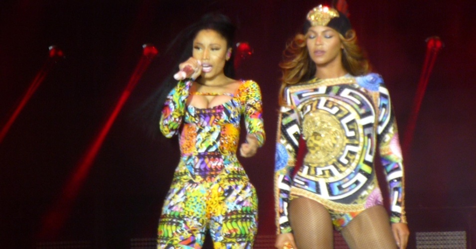 Nicki Minaj e Beyoncé durante show em Paris: colaboração em versão de 