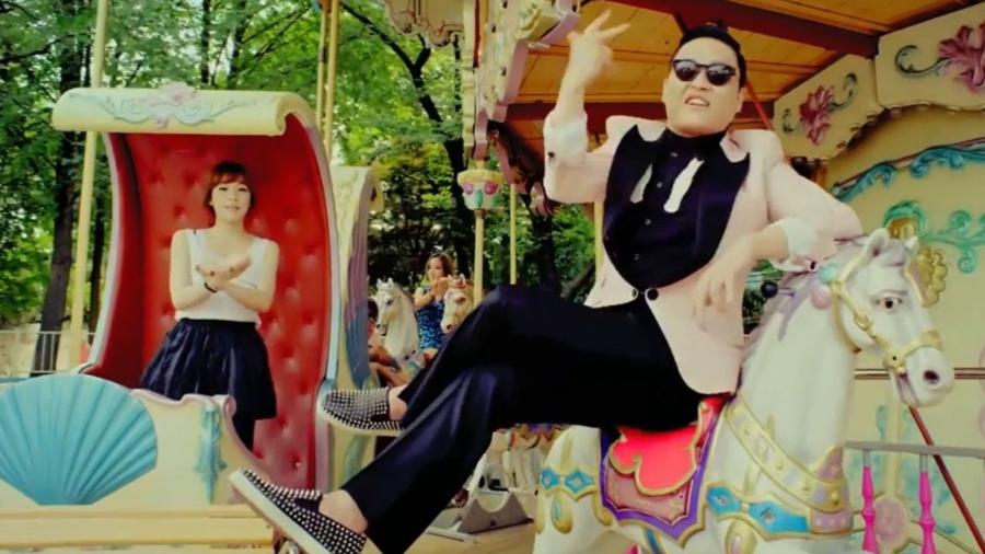 Reprodução do clipe "Gangnam Style", de Psy - Reprodução